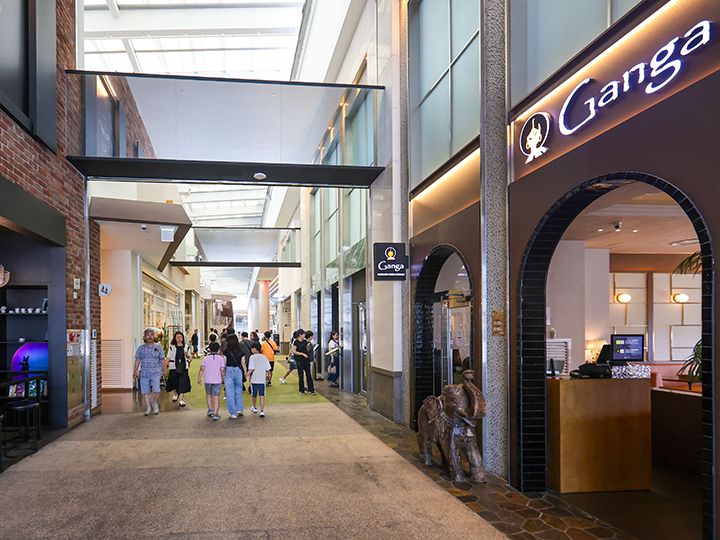 6階に到着後、道なりに進みます。