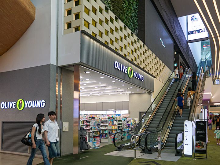 5階に着いたら、エスカレータで6階へ。