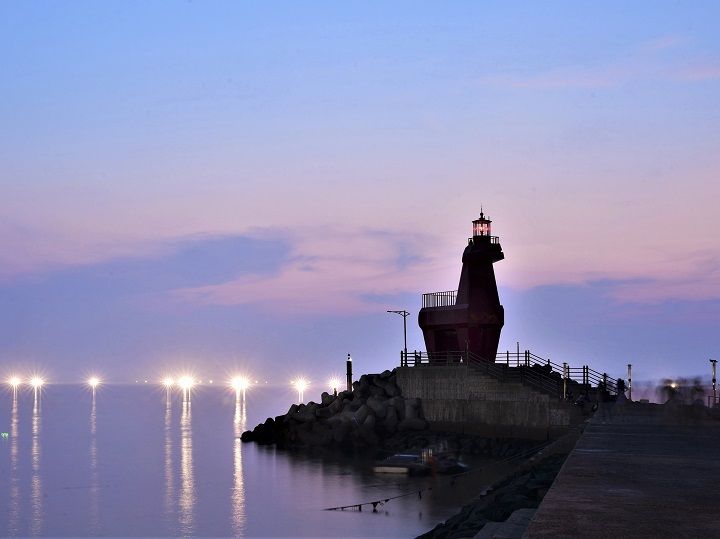 馬の形をした灯台が人気の「梨湖テウ灯台」