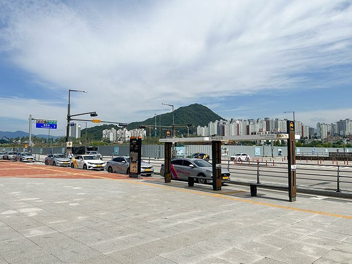 タクシー乗り場