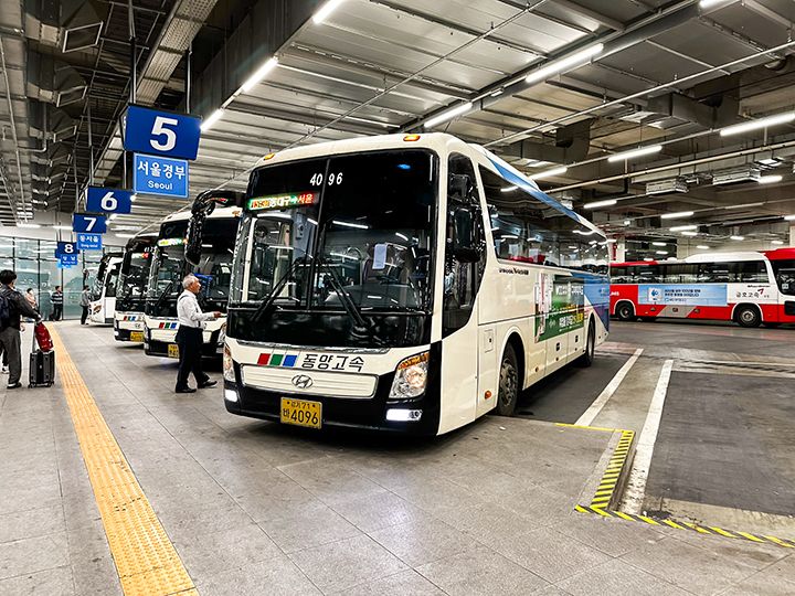 番号の下に書かれてある行先を確認