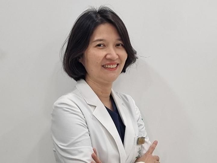 オ・スヨン院長
・全南大学 歯学部 卒業
・U-Penn Endo研修会 修了
・SDI補綴研修会 修了
・延世大学 補綴研修会 修了
・慶熙大学 補綴研修会 修了