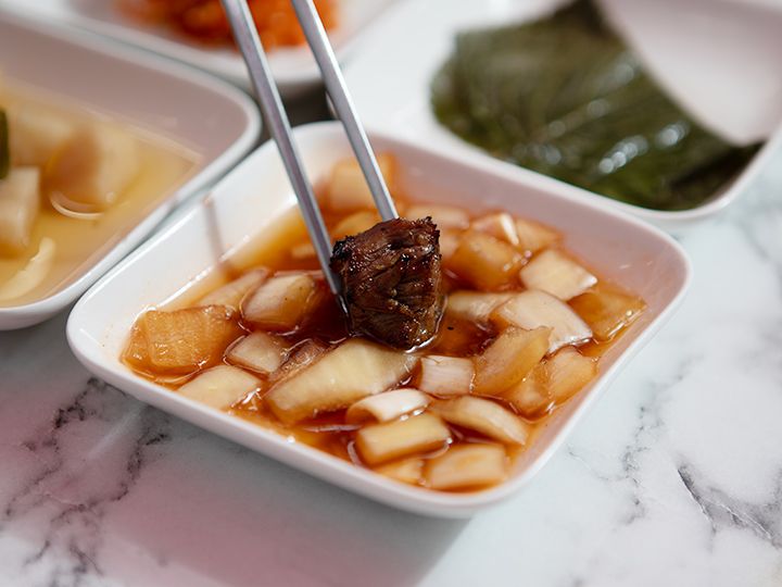 玉ねぎのソースに付けたり