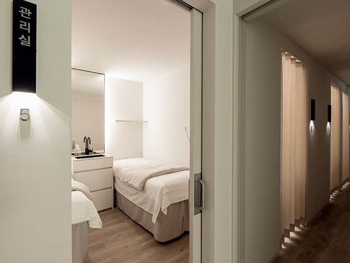 ケアルーム前の廊下