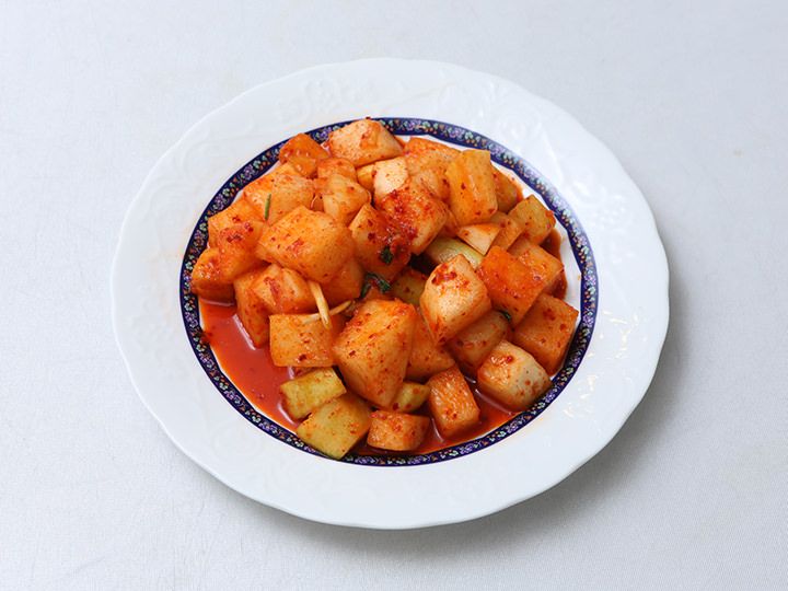 大根キムチ(カットゥギ、カクテキ)
サクサクっと軽快な食感が人気