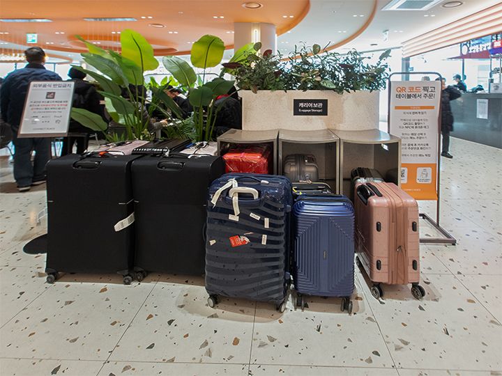 旅行客が多い場所柄、スーツケース(キャリーケース)置き場も