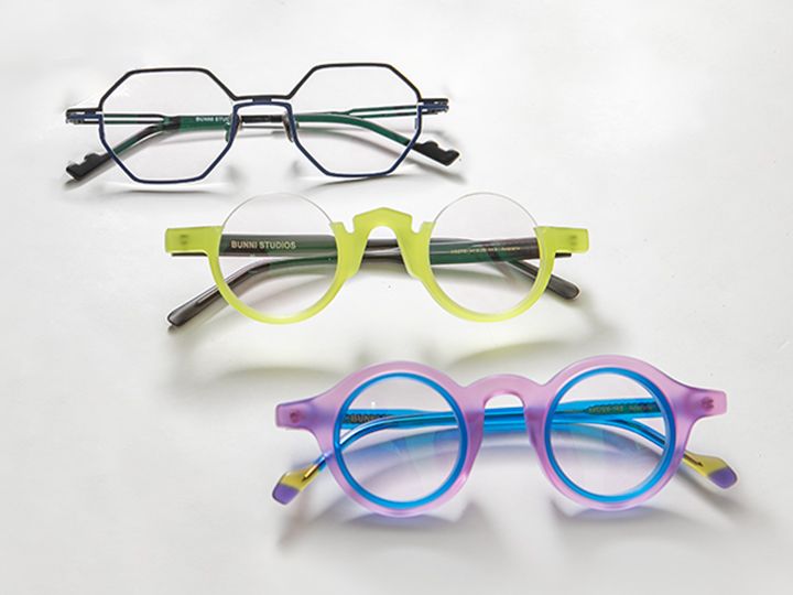 ユニークなフレーム
カラーや形、素材などに遊び心を取り入れた個性的なフレーム。老眼鏡としても人気。