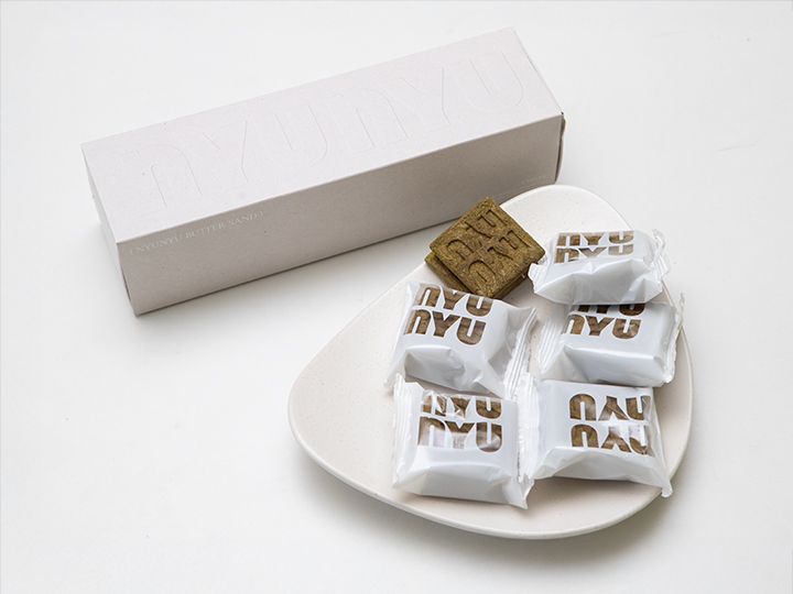 オリジナルバターサンド(キャラメル味と緑茶味の2種類あり)
※賞味期限は約1年(パッケージに記載)