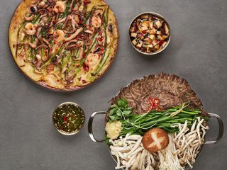 セットメニュー(牛肉鍋＋海鮮チヂミ) ※写真提供：明洞中央会館