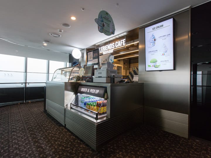 カフェにはスイーツメニューも