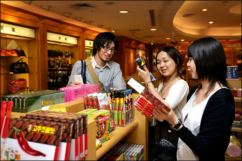 お土産はお手頃なチョコレートに