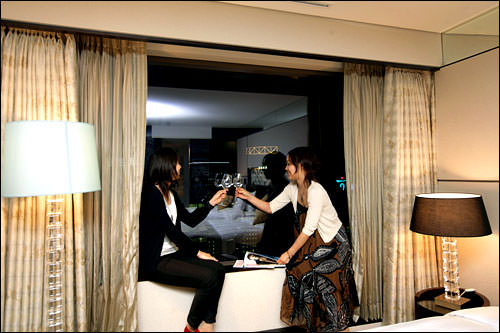 記者Yとミレもワインで乾杯