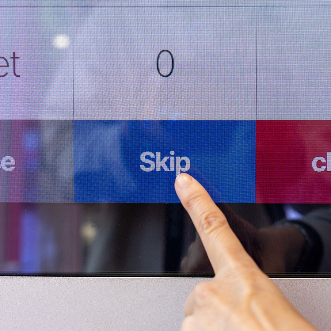 電話番号を入力せずに
「Skip」をタッチ