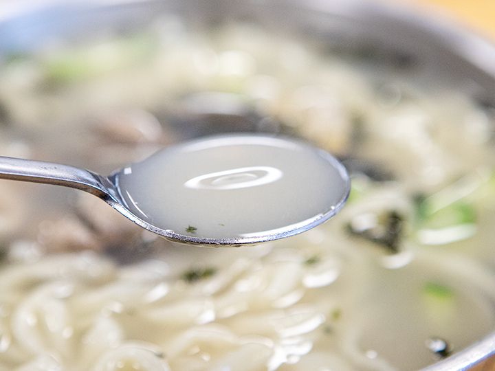 海鮮ベースのスープだけでも美味しく味わえる