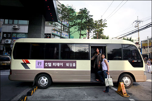 無料シャトルバス