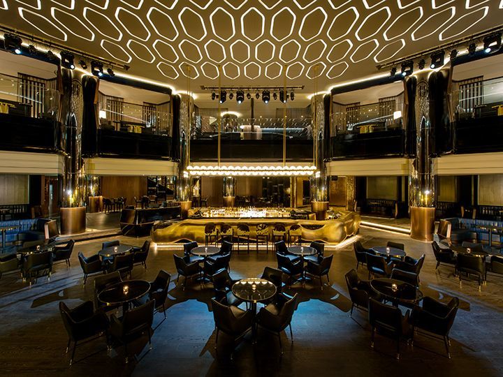 「ルービック」(ホテル1階)
夕食の後は、カクテルを味わいながら、ジャズの演奏に聴きながら特別な時間を。