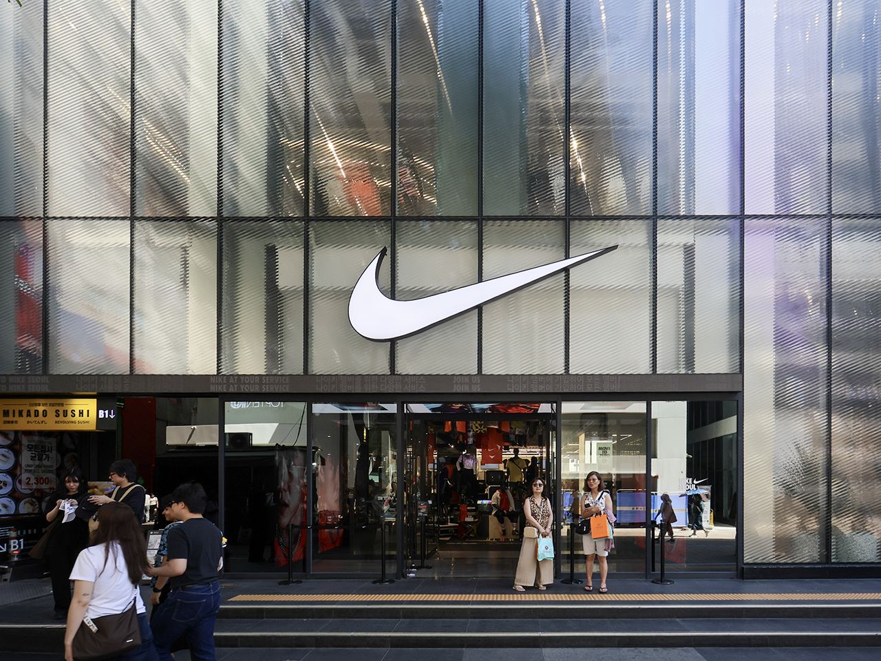 Nike ソウル｜明洞(ソウル)のショッピング店｜韓国旅行「コネスト」