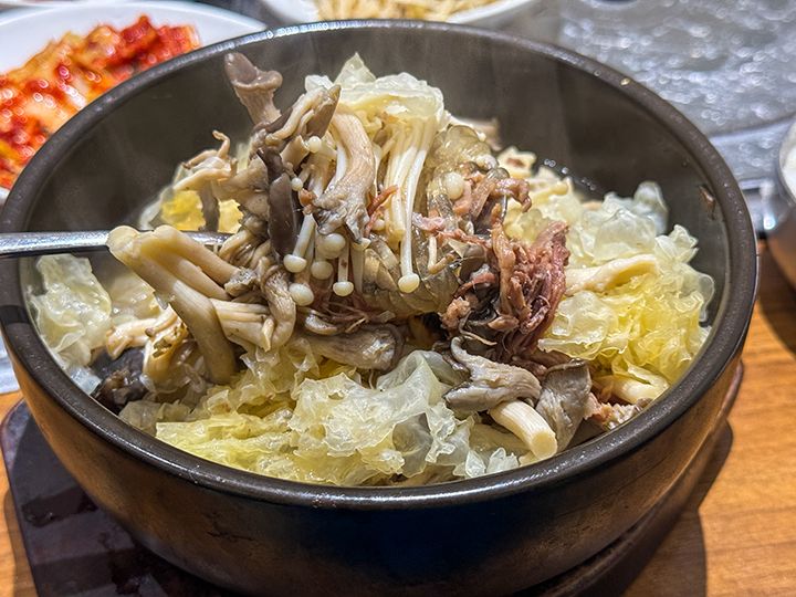 アメリカ ヴィンテージ キノコ フライパン 鍋 レトロポップ アンティーク 料理 ポソッチッ｜聖水洞・ソウルの森(ソウル)のグルメ・レストラン｜韓国