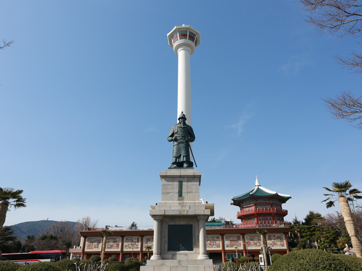 李舜臣(イ・スンシン)将軍の銅像