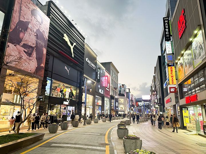 南浦洞のメインストリート