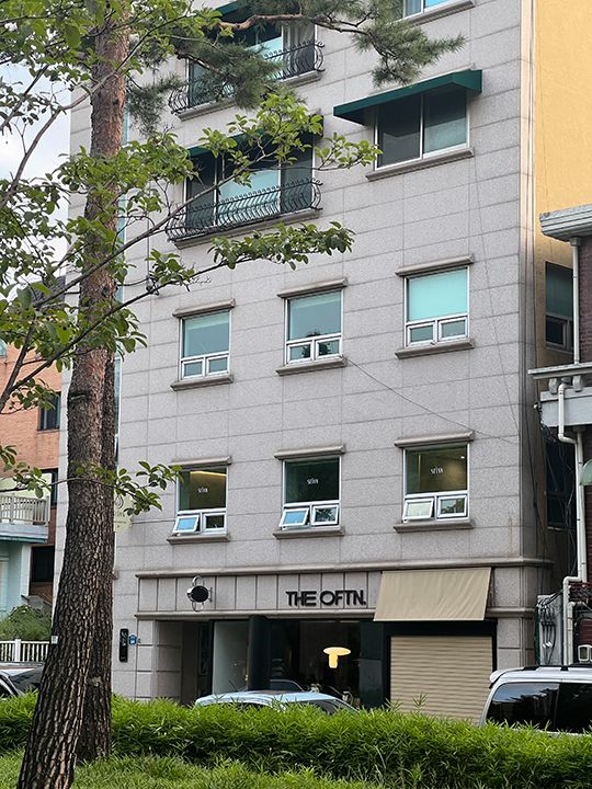 外観(お店は2階)