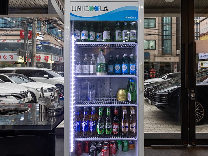 瓶ビール、焼酎、マッコリなどのお酒も豊富