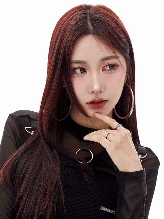 華やかなK-POPアイドルスタイル