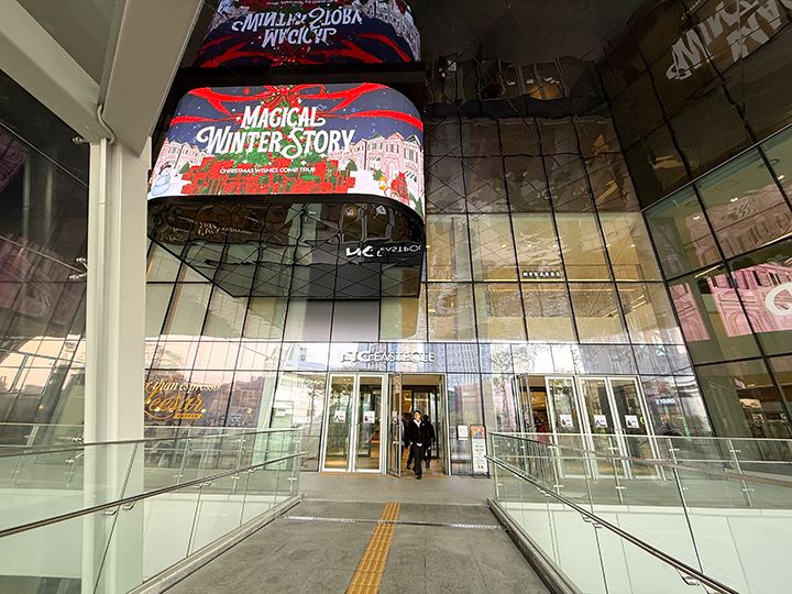 連絡ブリッジからの入口