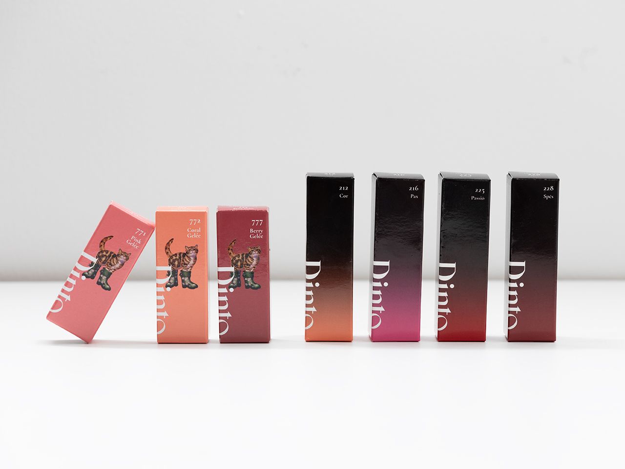 Dint(ディント)
欲しい色がきっと見つかる!豊富なカラー展開が人気の韓国コスメブランド。