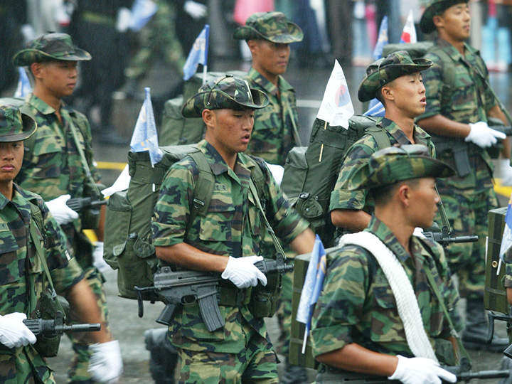 「国軍の日」軍事パレードの様子