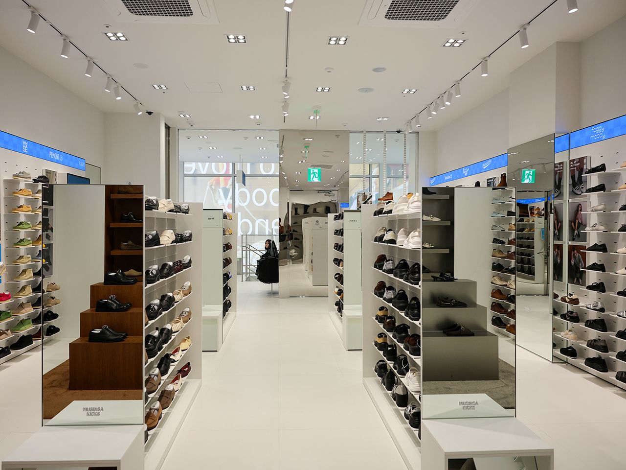 MUSINSA KICKS 聖水｜聖水洞・ソウルの森(ソウル)のショッピング店