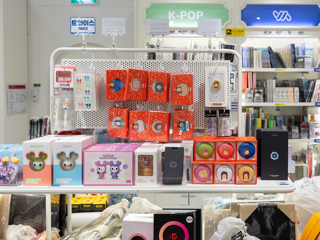 WITHMUU 弘大AK＆店｜弘大(ソウル)のショッピング店｜韓国旅行「コネスト」