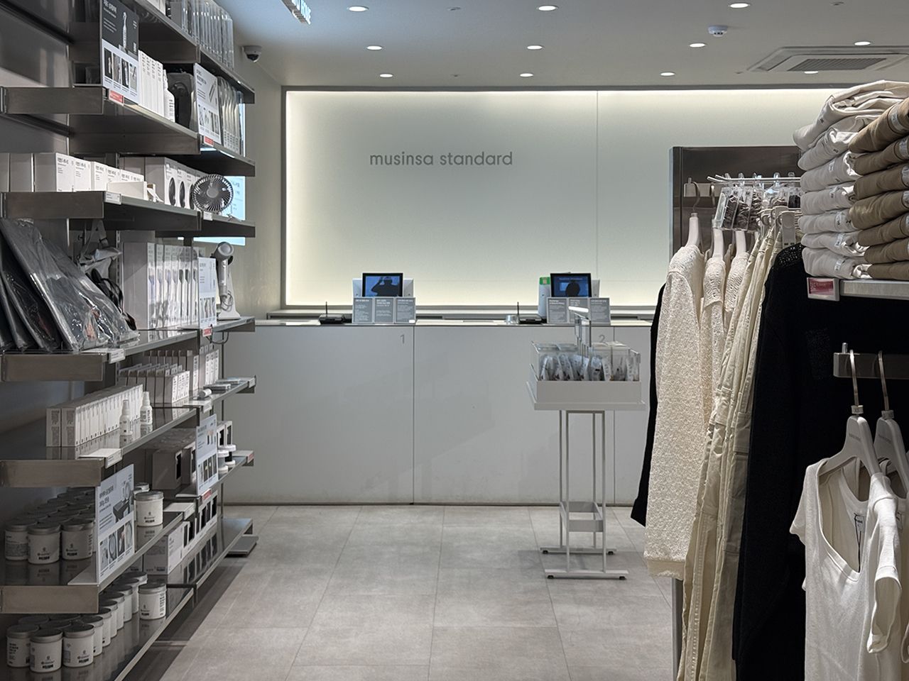 musinsa standard 漢南店｜梨泰院・漢南洞(ソウル)のショッピング店