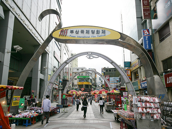 Biff広場 南浦洞 チャガルチ市場 釜山 の観光スポット 韓国旅行 コネスト