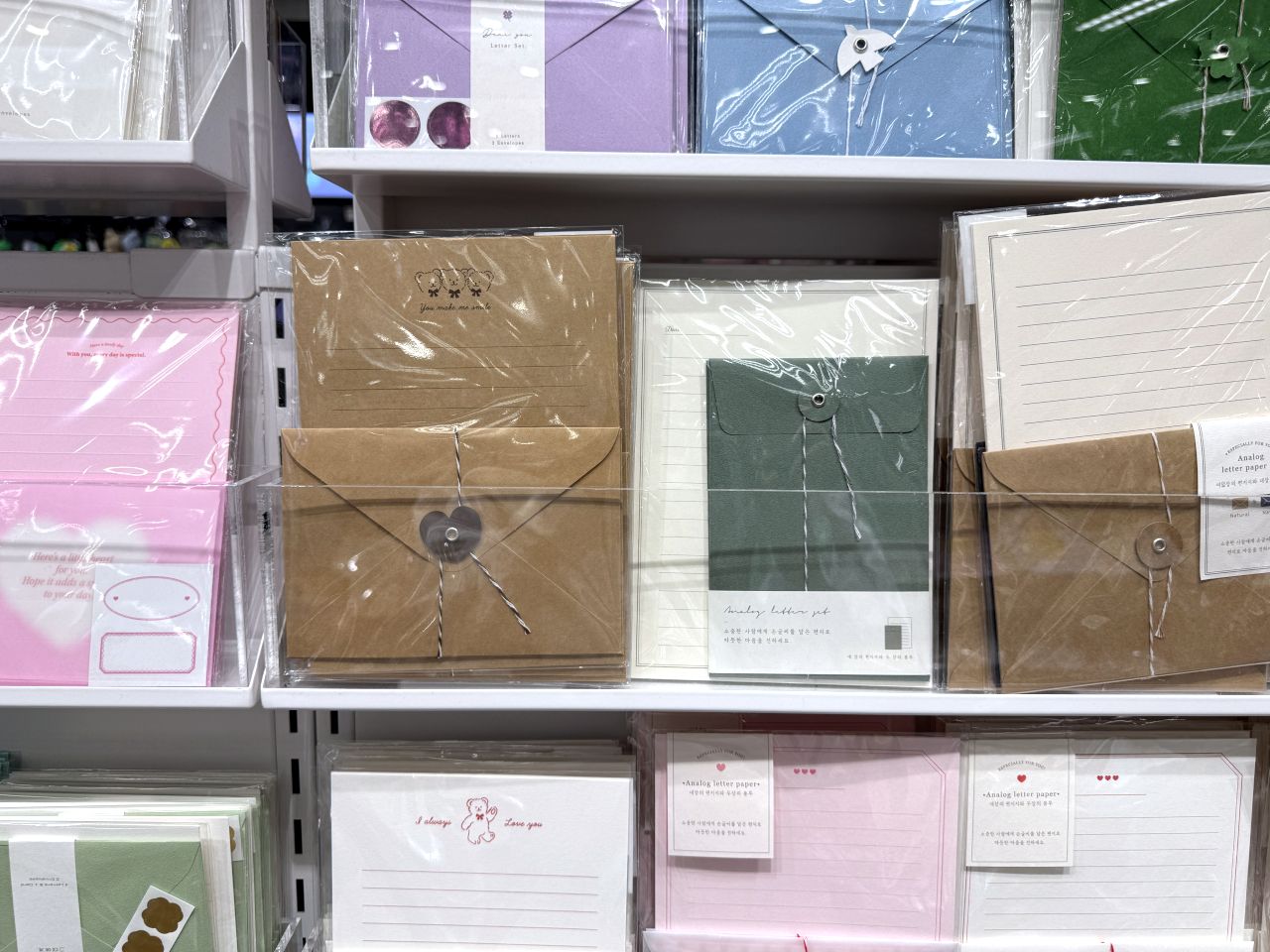 ARTBOX 現代百貨店新村店｜新村・梨大(ソウル)のショッピング店｜韓国
