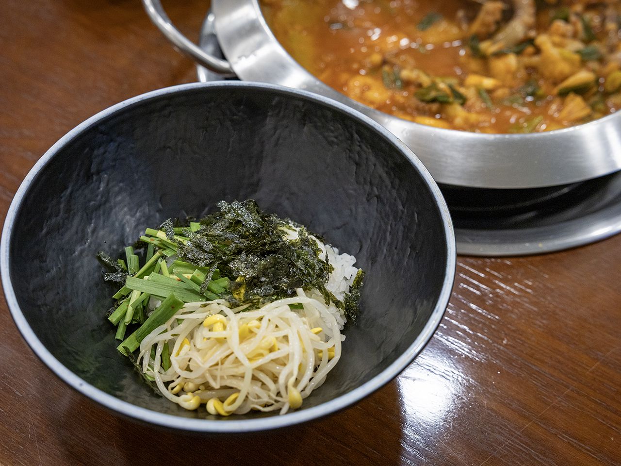 サウィ食堂 聖水店｜聖水(ソンス)洞・ソウルの森(ソウル)のグルメ