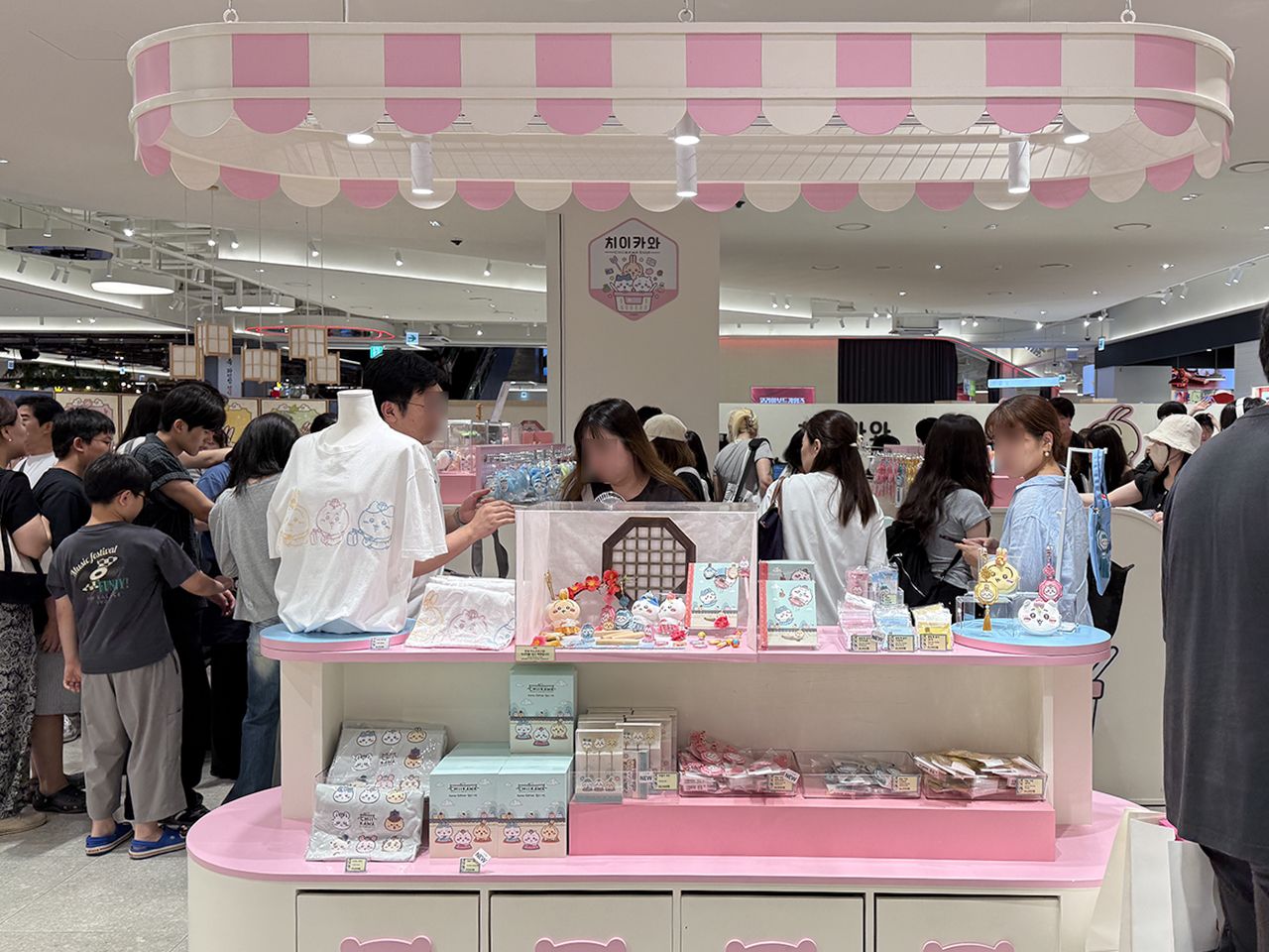 ちいかわ グッズ 大量 まとめ売り 54点lot bulk 54 pcs ちいかわショップ アイパークモール龍山店｜龍山・孔徳(ソウル)の