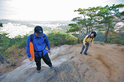 窪みに足をかけること、下を見ないこと!