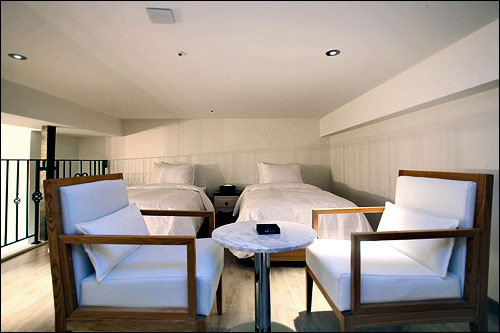 ロフトもゆったりできるスペース(シングル×2)