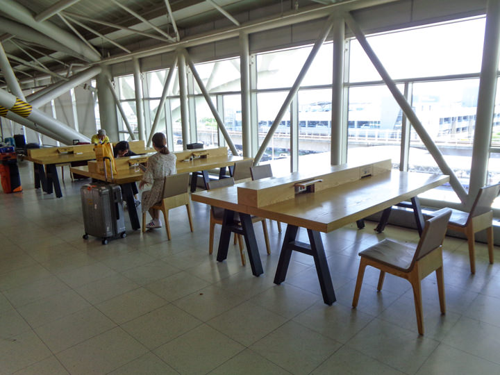 無料コンセントゾーン(3F)