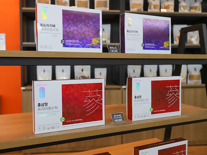 「紅参精(ホンサムジョン)」などの加工商品