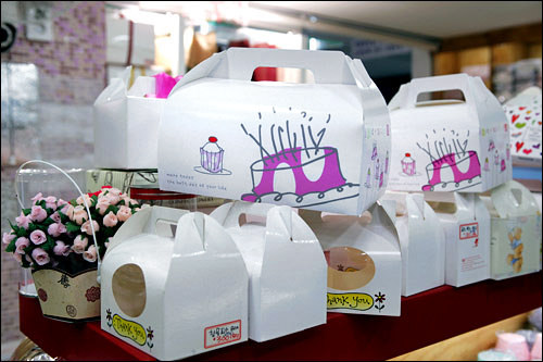 ケーキ用ボックス 300ウォン~