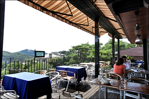 気持ちがいいテラス席