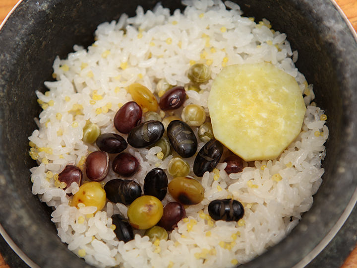 様々な具が入り、噛みしめるたびに美味しい