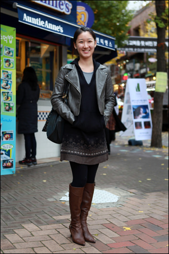 ミインさん(21歳 学生)
きれいめ細身ブーツですっきりシルエット
人気のライダースジャケットとも相性◎