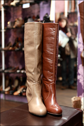 ステッチライン可愛い一足
各89,000ウォン(BABI)