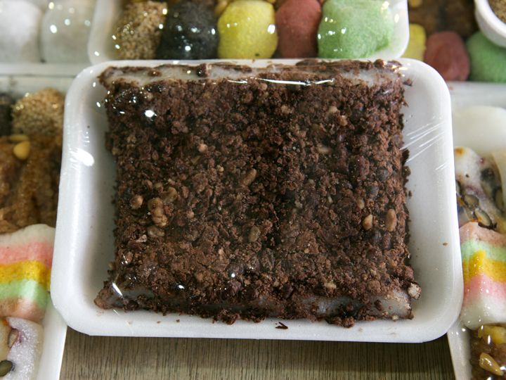 市場や専門店に並ぶ「パッシルトッ」