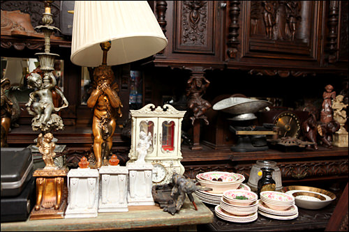 アンティーク家具・小物ショップ