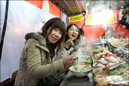 屋台のあったかフードでほっこり