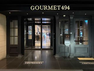 地下鉄駅と繋がっているデパ地下入口